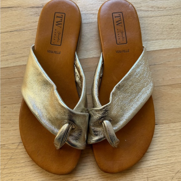 NWOB: Vera Pelle Gold Leather Women's Sandals, sz. 39 - Picture 1 of 4